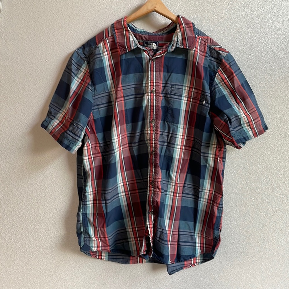 The North face mens button down shirt. Size XL